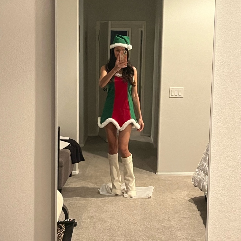 Sexy Elf Costume. Size xs but fits like a small.